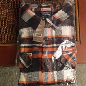 Patagonia men's long sleeved fjord flannel shirt